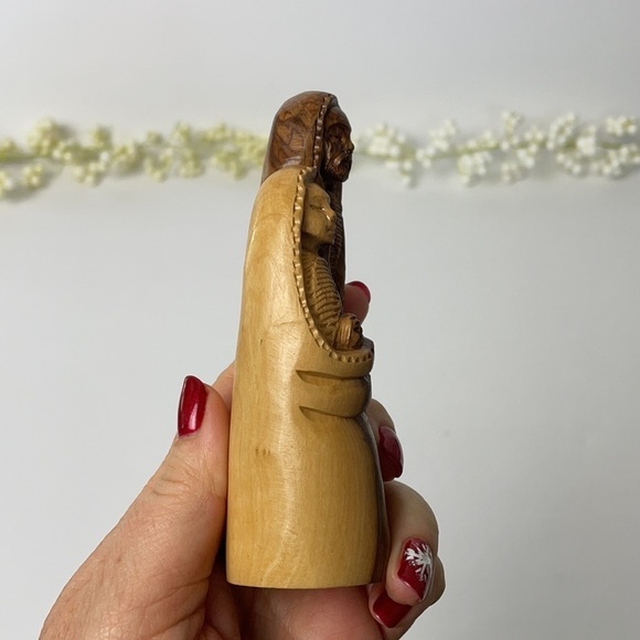 Holy Family Wooden Hand Carved Figures - Picture 5 of 13